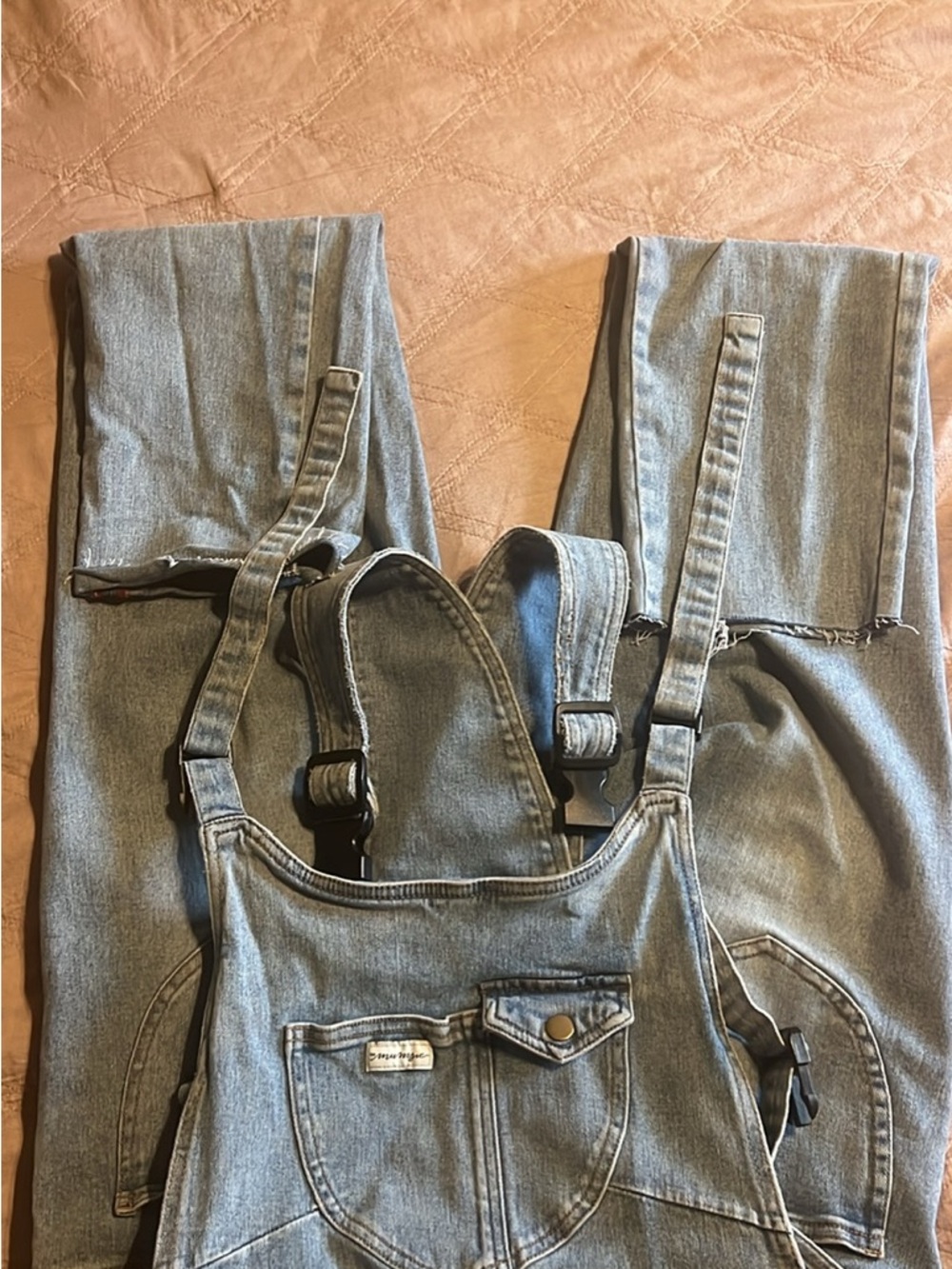 Mumsie baby wearing overalls- size Large! Worn a handful of times
